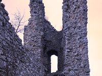 Sirotčí hrad - zbytky věže...