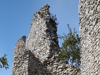 Sirotčí hrad - zdi zříceniny...